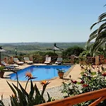 Летний дом Monte Da Bravura